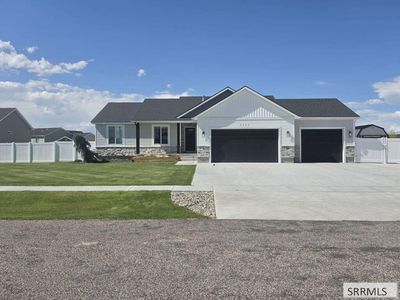 5059 E Allcott Dr
