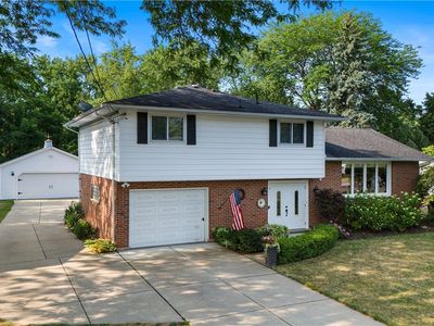 372 Howard Dr