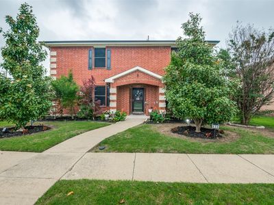 838 Smokey Oak St