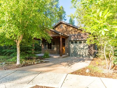 232 Bridgewood Ct