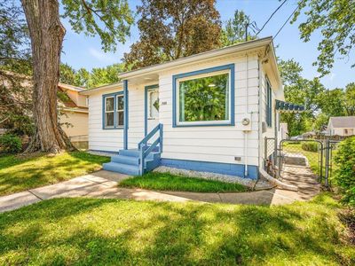 705 Lawn Dr