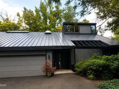5 Hillcrest Dr