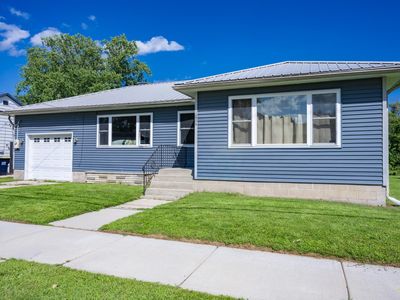 Property at 1016 Academy St, Elroy, WI