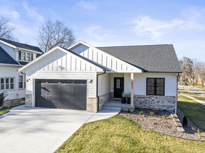 827 Cedar St