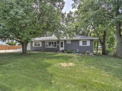3527 E Eugene Dr