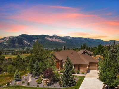 3573 N Elkview Dr