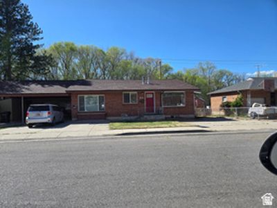 490 Averett Ave
