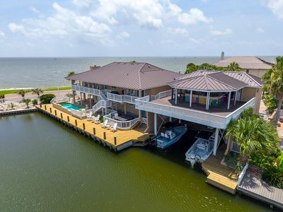 1 Blue Heron Dr