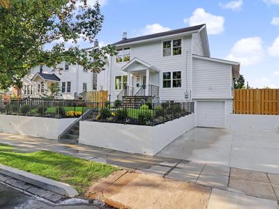 2004 Perry St NE
