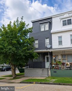 301 S Maple St