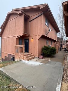 604 4th Ave E