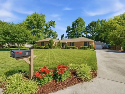 14 Valmoore Dr