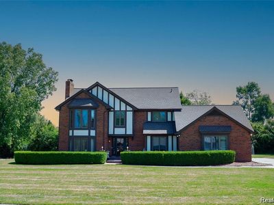 6651 Arlington Dr