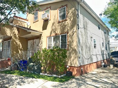 14045 Charles Lane