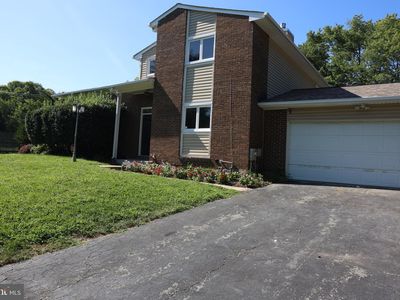 10204 Pine Meadows Ln