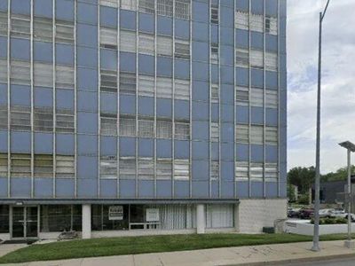 333 W Meyer Blvd APT 909