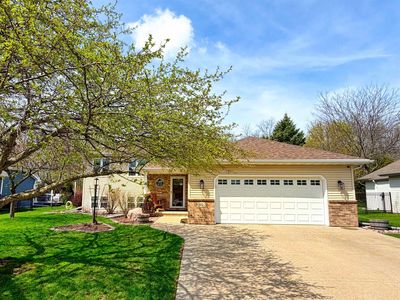 90 Rolling Green Cir