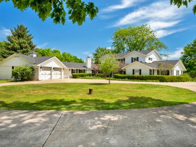 2859 N Cedar Hill Dr