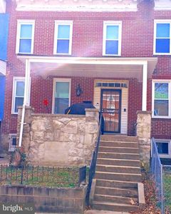 5002 Queensberry Ave