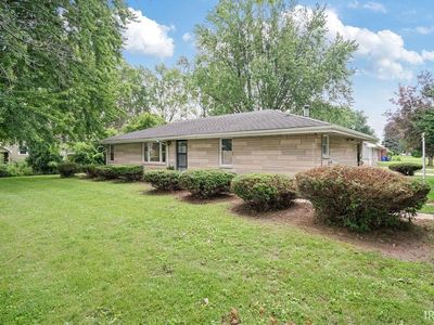 2225 W Sycamore St