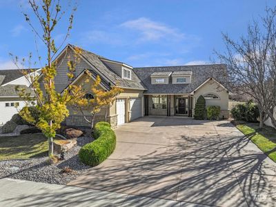 622 Stonehedge Way