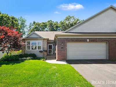 2902 Woodridge Cir NE