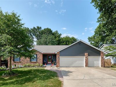 49 Savoy Dr