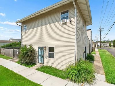 2201 Amelia St