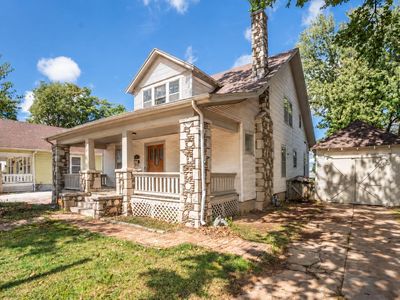 817 W Walnut Street