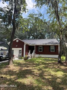 Property at 8 Canopy Lane, Saint Helena Island, SC