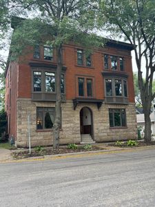 110 Saint Albans St N APT 3
