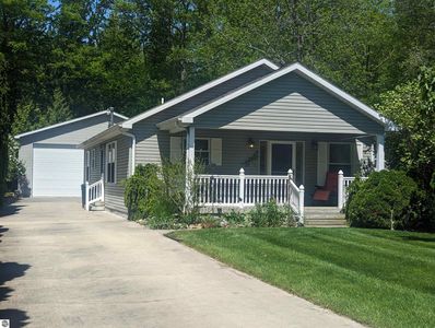 387 N Huron Rd