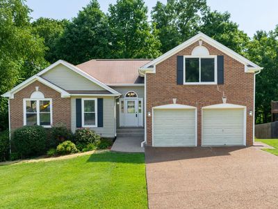 2708 Leesa Ann Ln