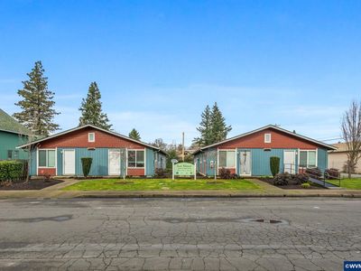 2585 & 2595 Lee St SE