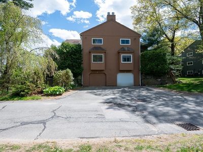 Property at 2 Loyalist Dr, Uxbridge, MA