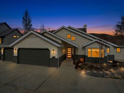 3670 Lariat Rd