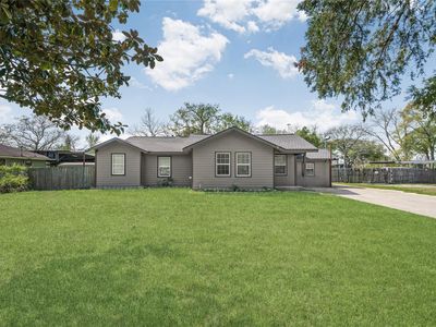 2602 Dupont St