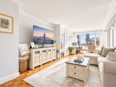 444 E 75th St APT 17E