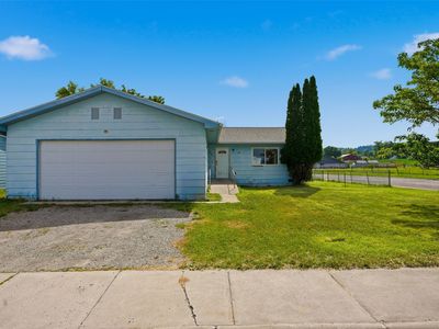 1007 5th St W