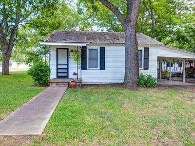 Property at 508 Turney St, Smithville, TX