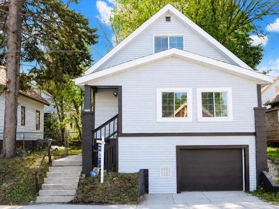3709 N 2nd LANE