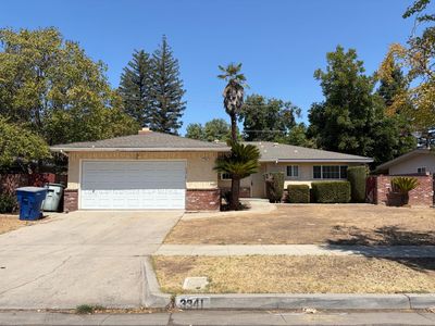 3341 E Pontiac Way