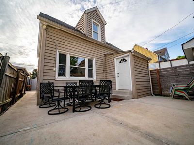 2208 N Lorel Ave