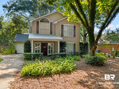 2102 Victoria Dr