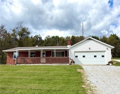 Property at 5711 Fairdale Dr, Cambridge, OH
