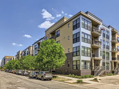 820 Emerald St APT 402