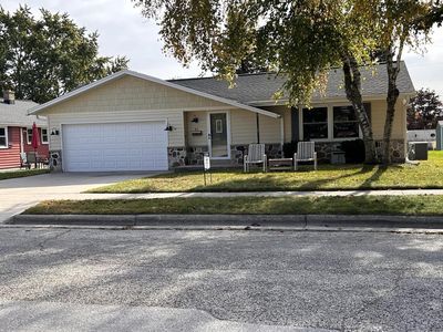 811 Meadowbrook DRIVE