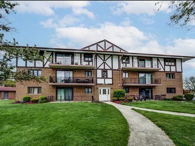 Property at 11045 S Theresa Cir APT 2B, Palos Hills, IL