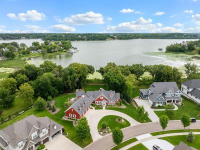 3698 Woodland Cove Pkwy