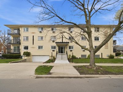 Property at 403 N Marion St APT 3D, Oak Park, IL